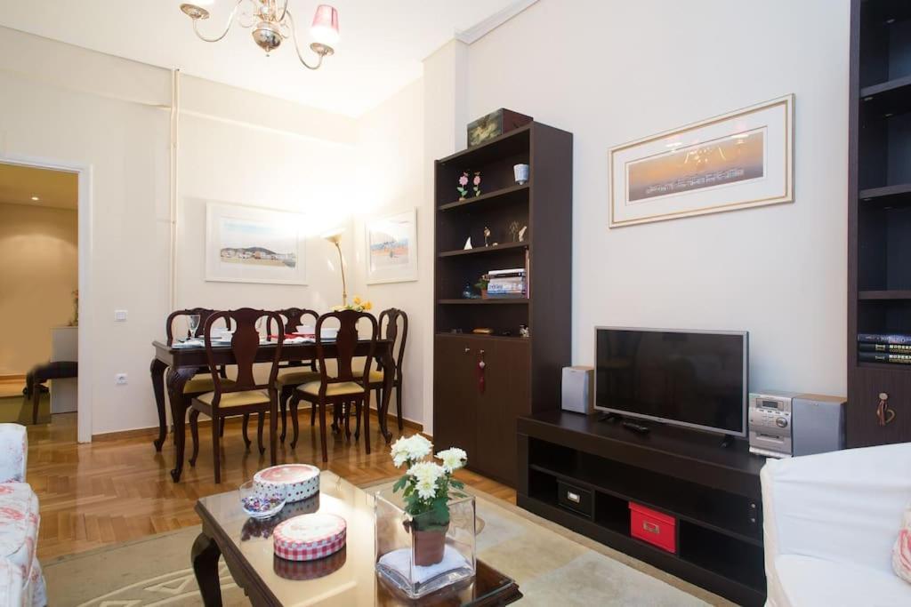 Top-Rated 1-Bedroom Apartment In The Heart Of Αθήνα Εξωτερικό φωτογραφία