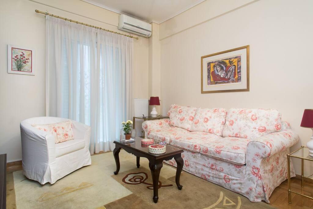 Top-Rated 1-Bedroom Apartment In The Heart Of Αθήνα Εξωτερικό φωτογραφία
